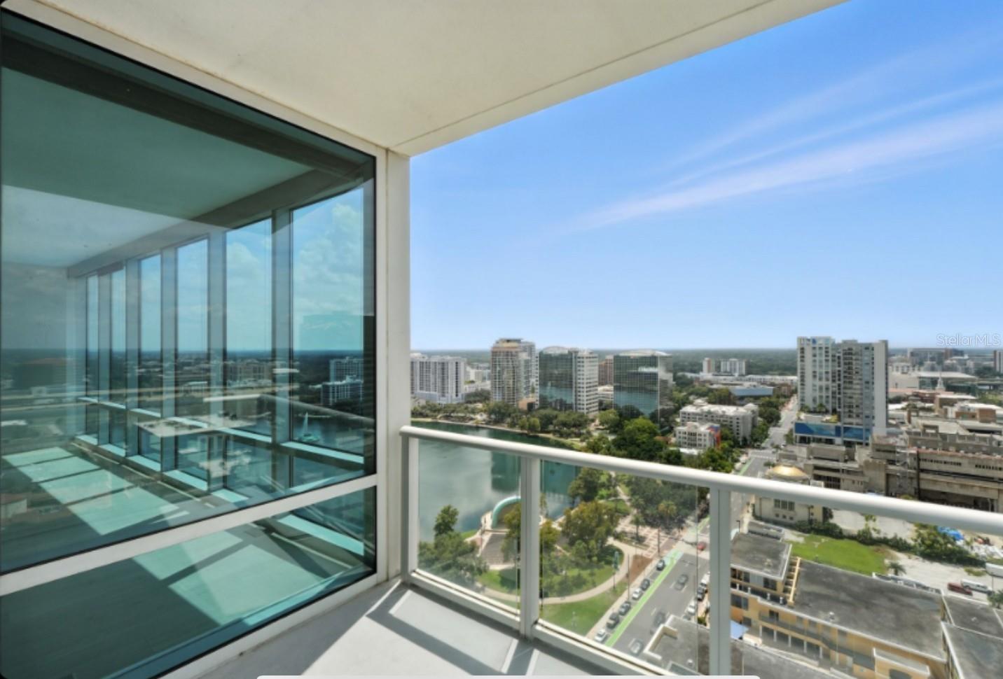 Image 37 of 74 For 150 Robinson Street 2102