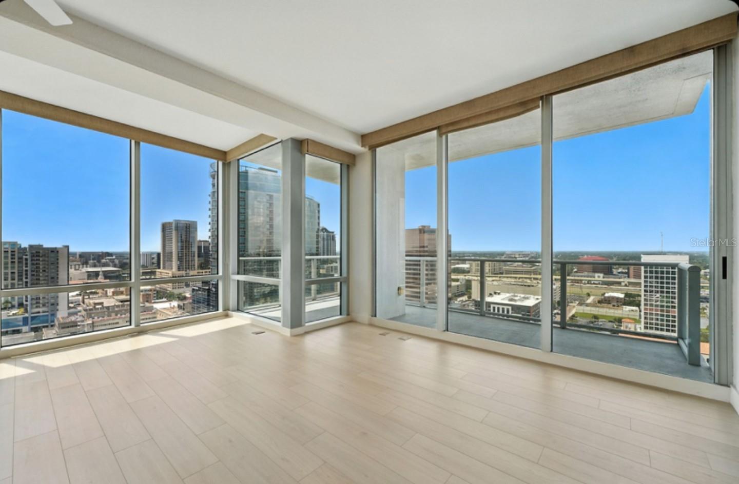 Image 39 of 74 For 150 Robinson Street 2102