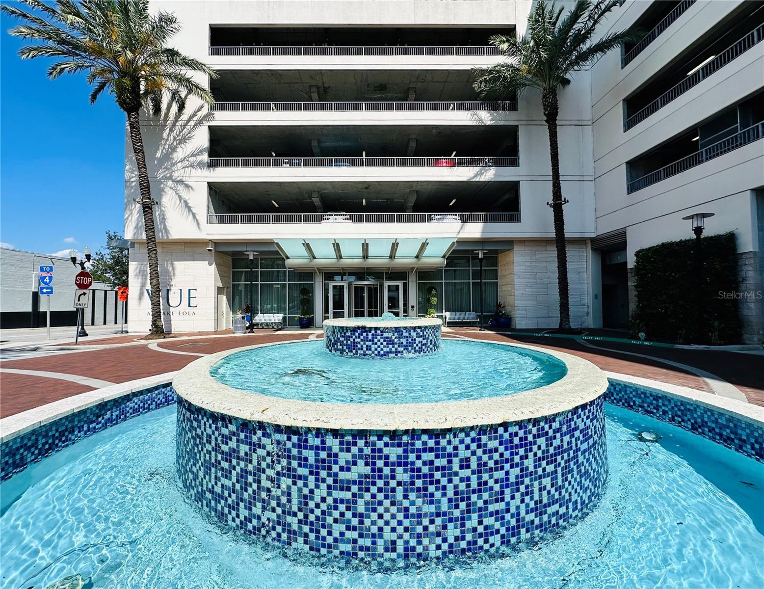 Image 4 of 74 For 150 Robinson Street 2102