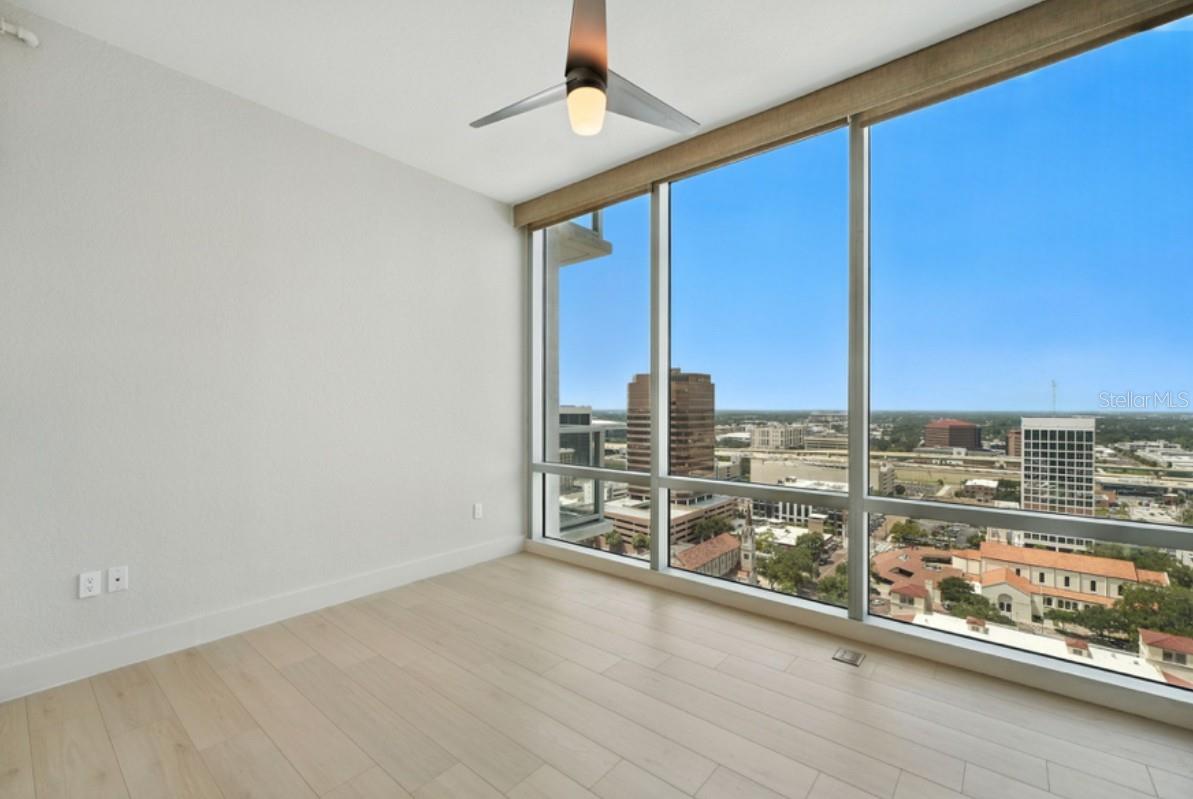 Image 42 of 74 For 150 Robinson Street 2102