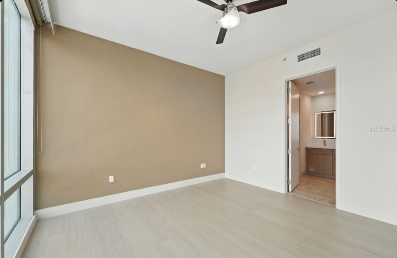 Image 49 of 74 For 150 Robinson Street 2102