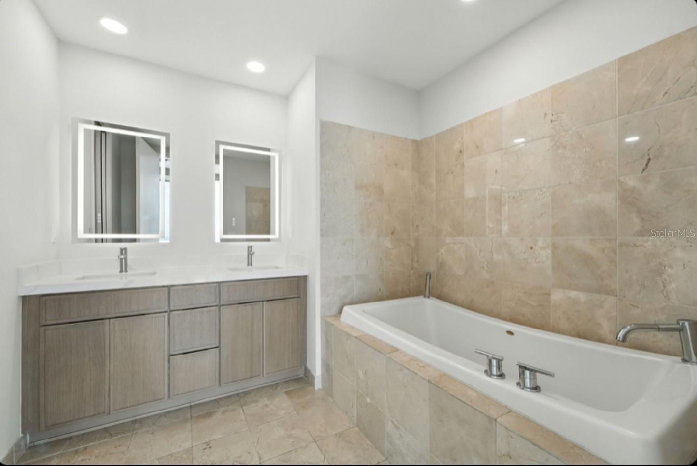 Image 50 of 74 For 150 Robinson Street 2102