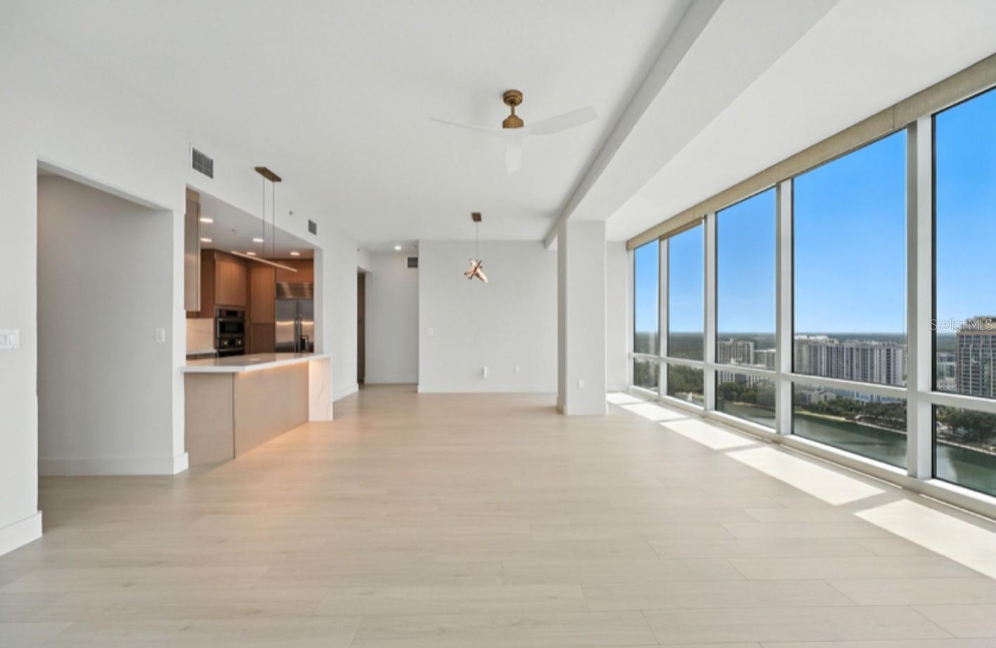 Image 52 of 74 For 150 Robinson Street 2102