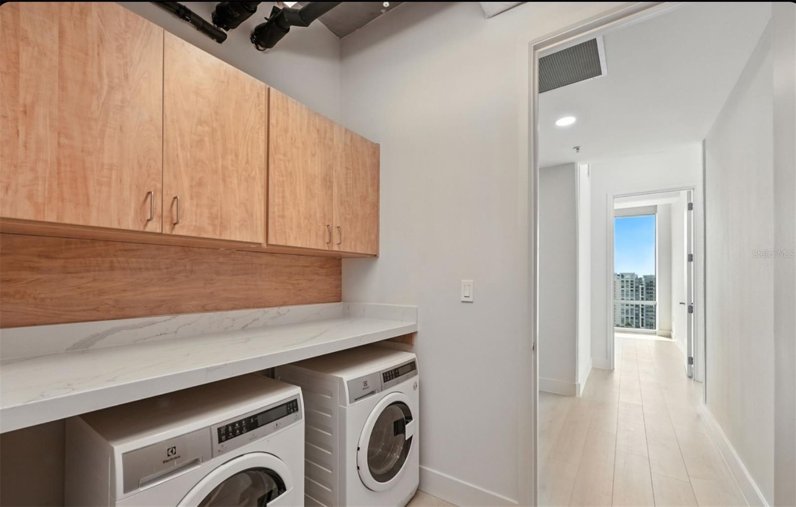 Image 73 of 74 For 150 Robinson Street 2102