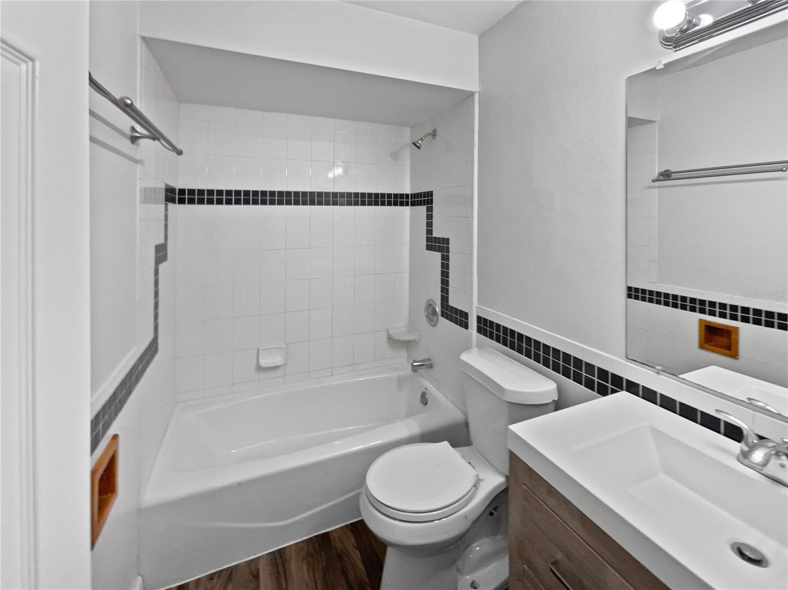 Image 22 of 27 For 5533 Satel Drive
