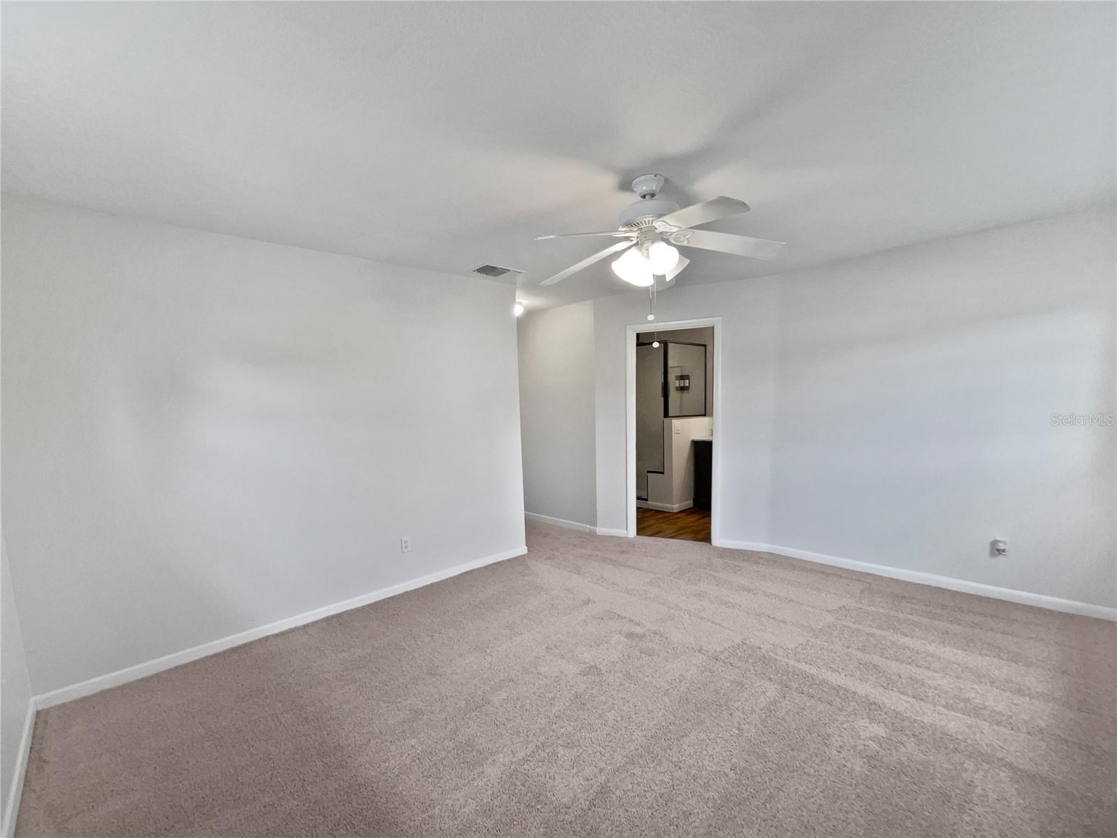 Image 23 of 27 For 5533 Satel Drive