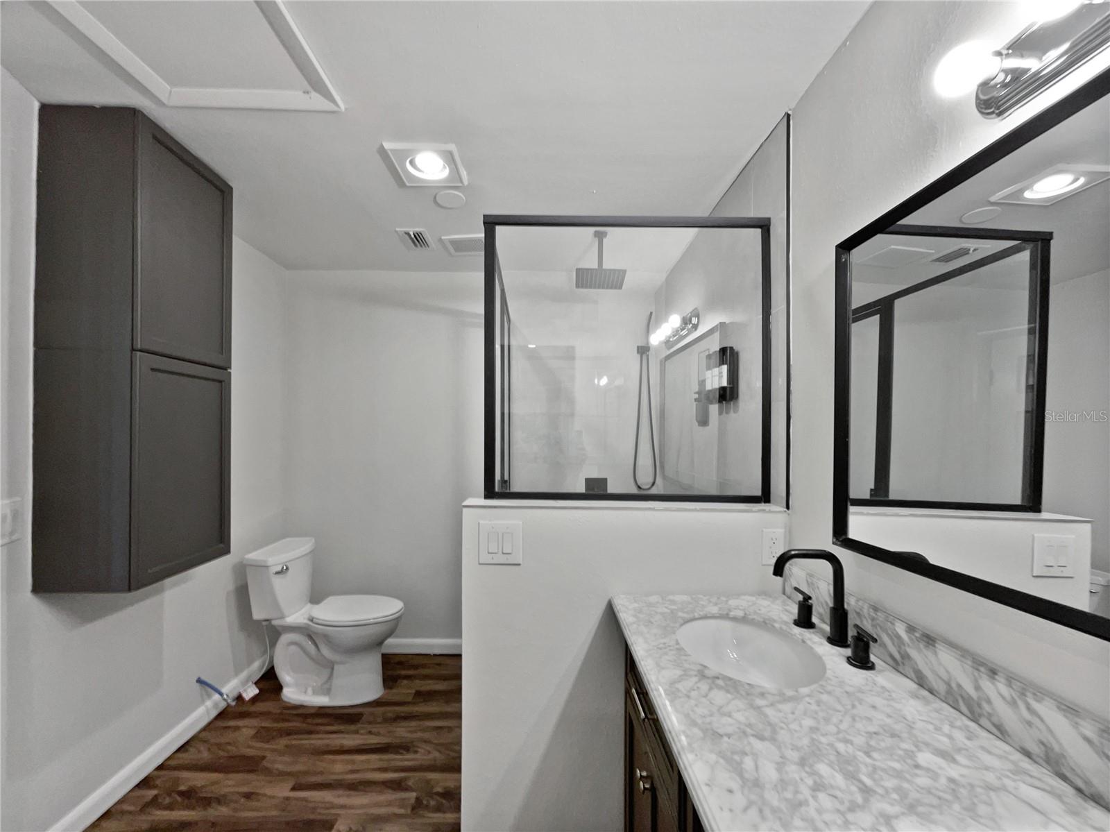 Image 7 of 27 For 5533 Satel Drive