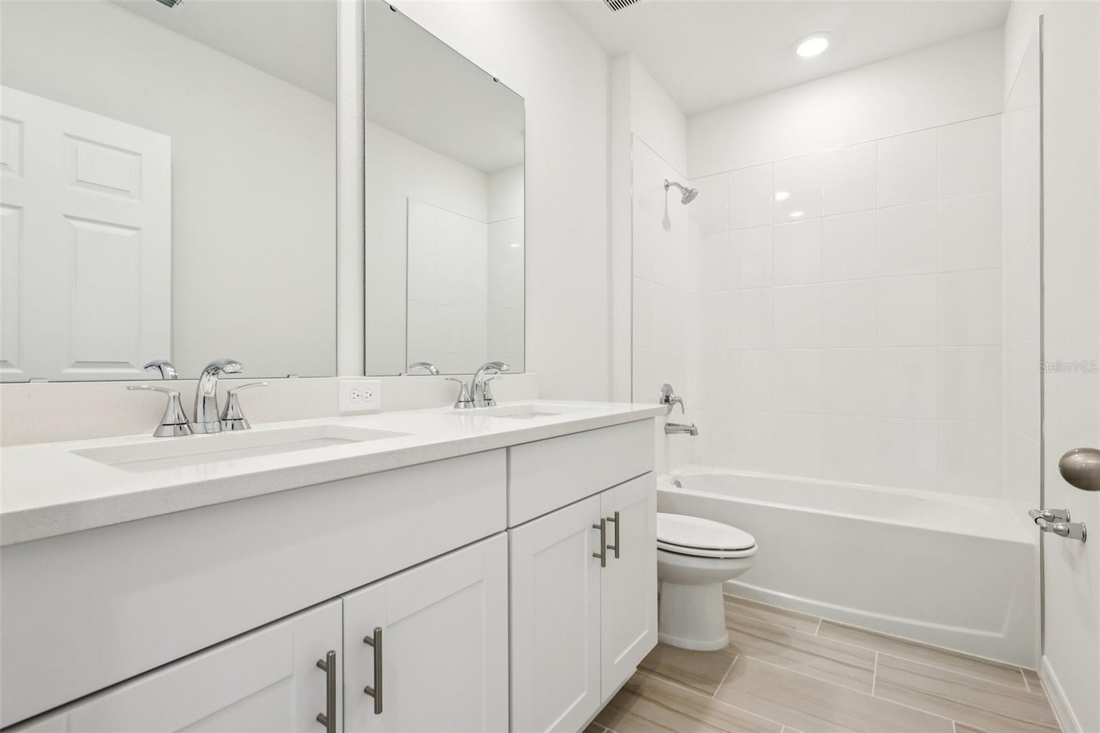 Image 20 of 35 For 28009 Poppy Court