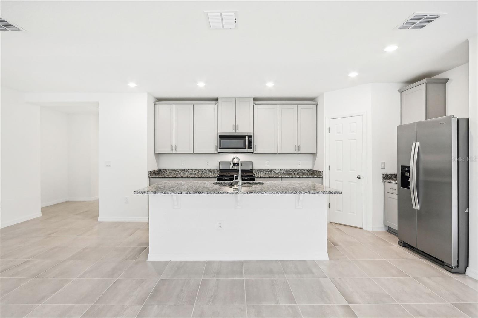 Image 7 of 33 For 4736 Jasmine Circle