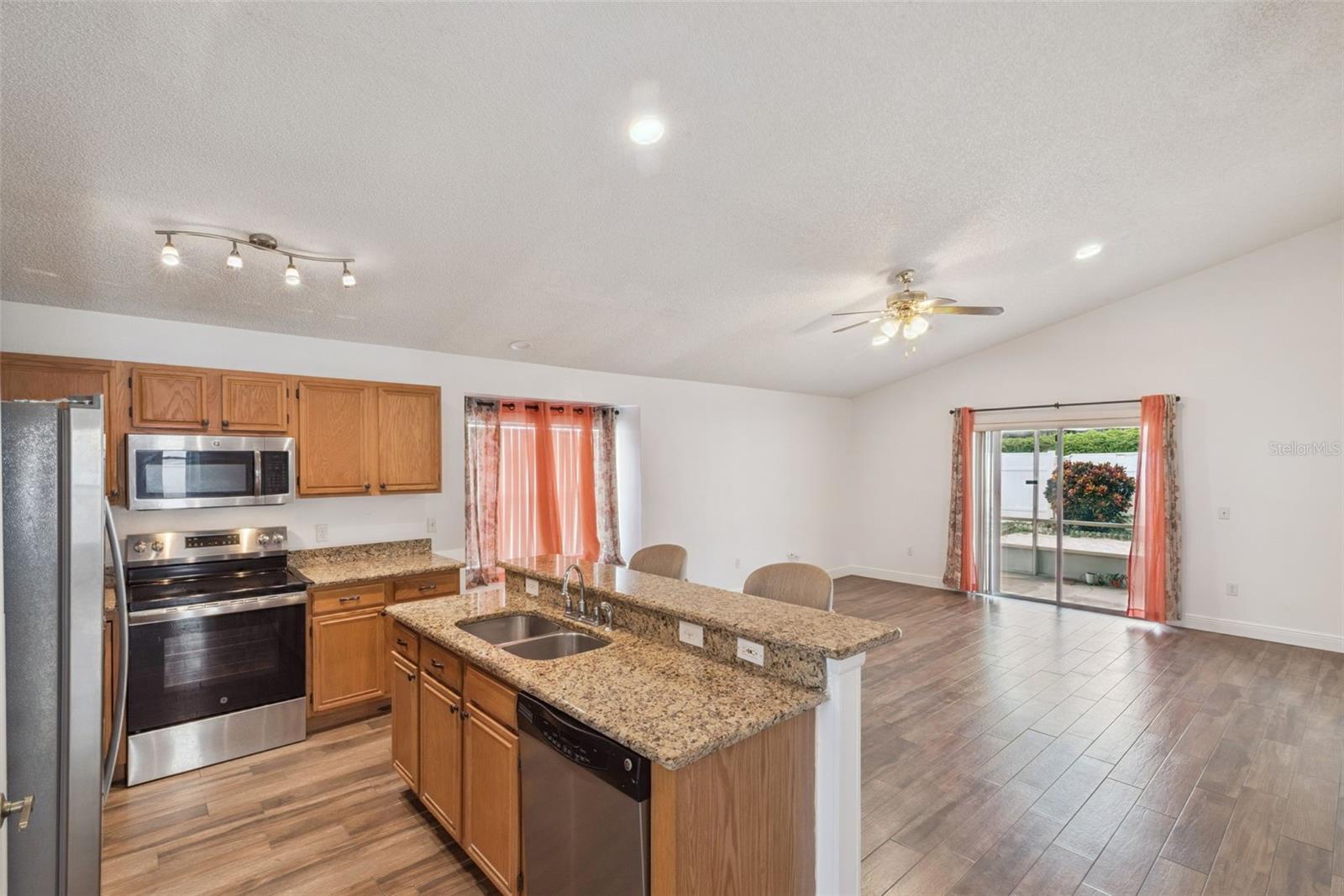 Image 3 of 20 For 2732 Cahill Way
