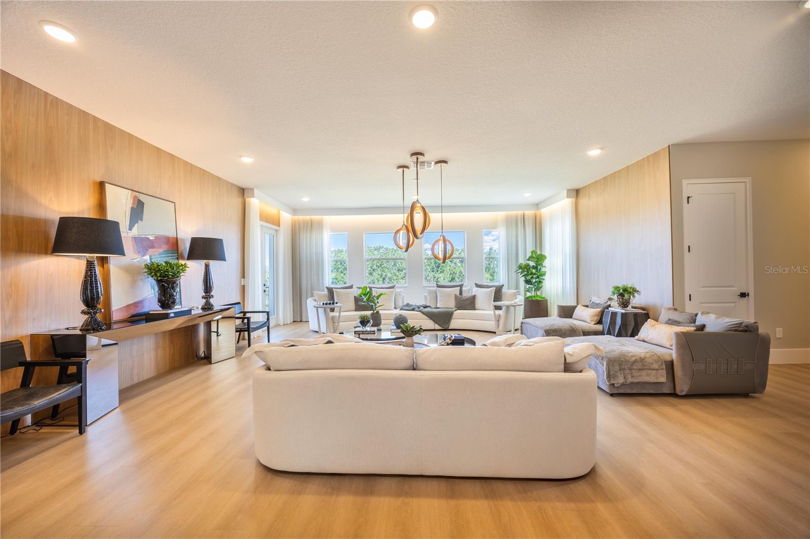 Image 34 of 53 For 16077 Barkly Ridge Court