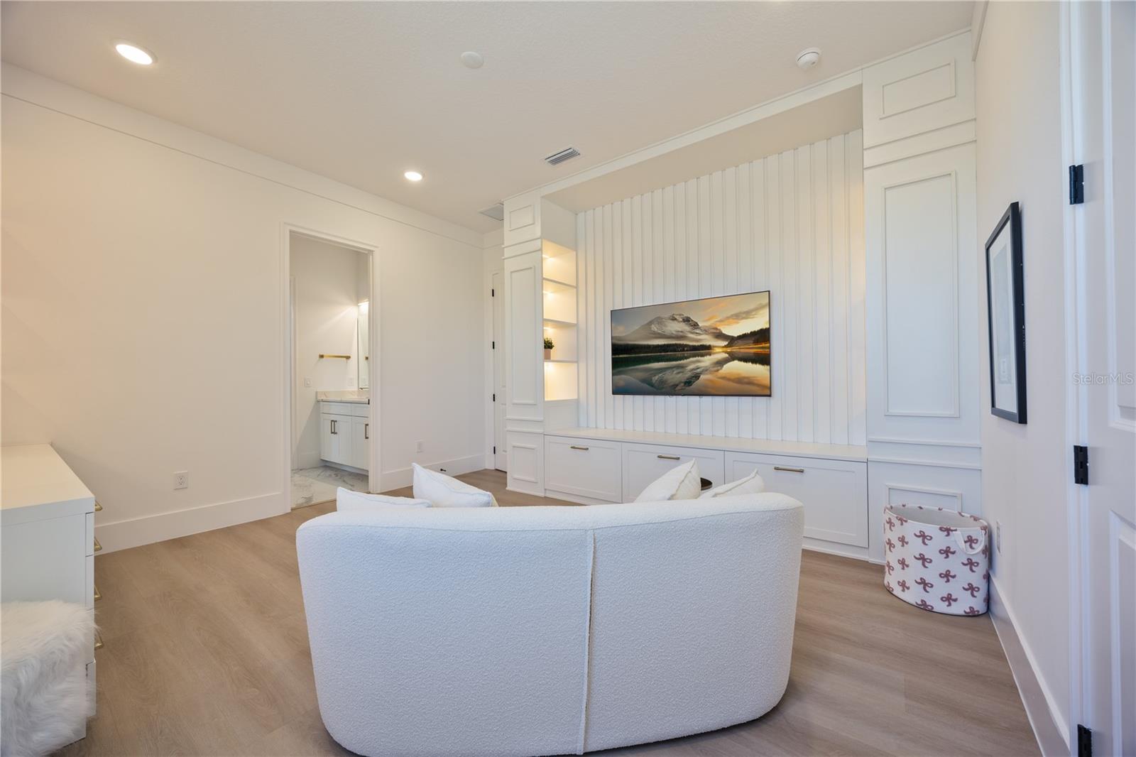 Image 38 of 53 For 16077 Barkly Ridge Court