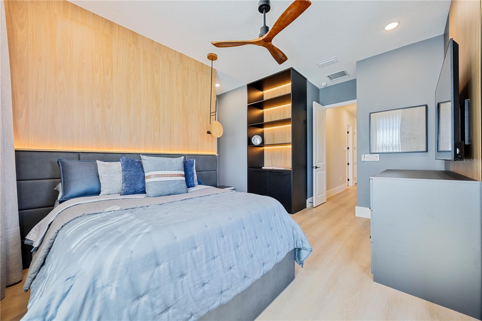 Image 40 of 53 For 16077 Barkly Ridge Court