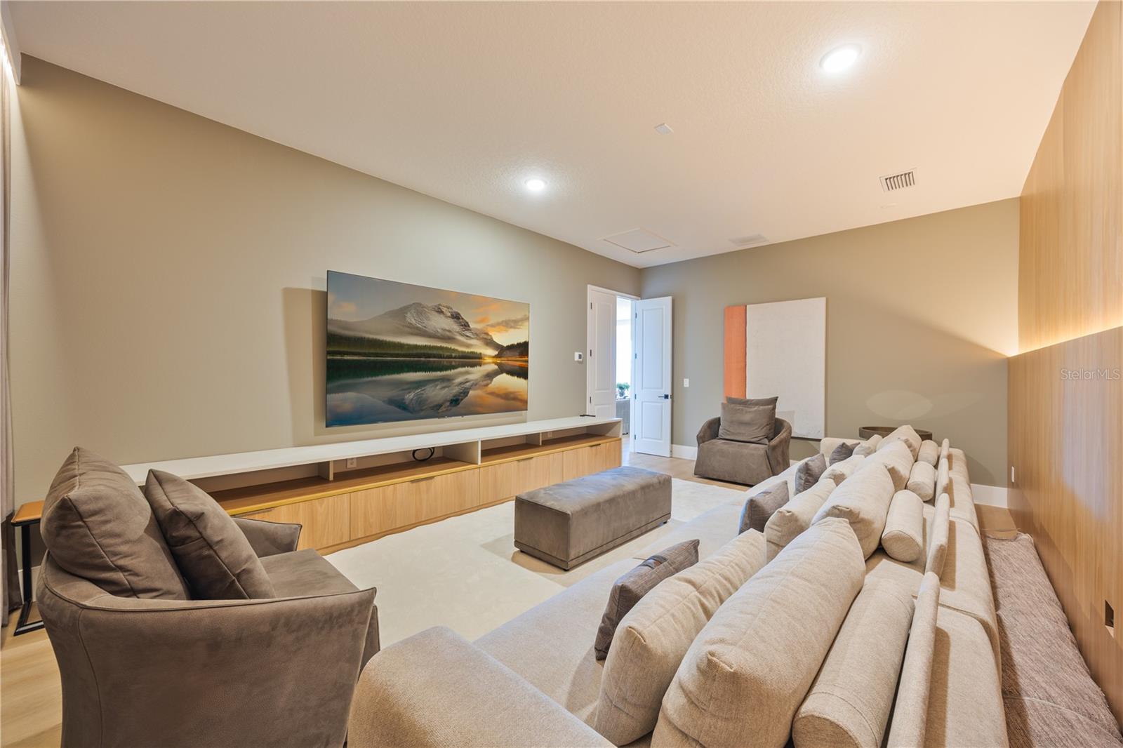 Image 44 of 53 For 16077 Barkly Ridge Court