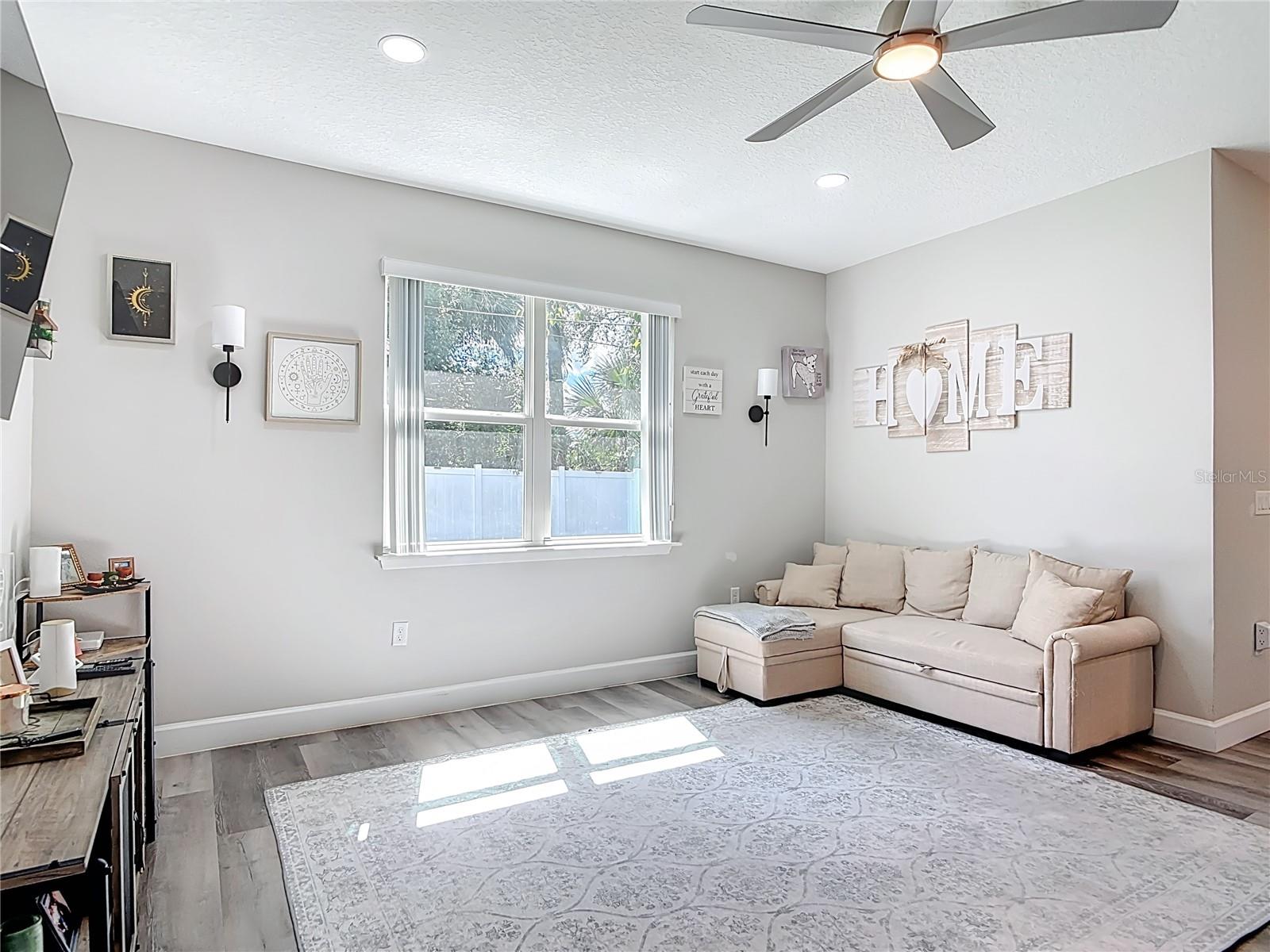 Image 13 of 44 For 1203 9th Street