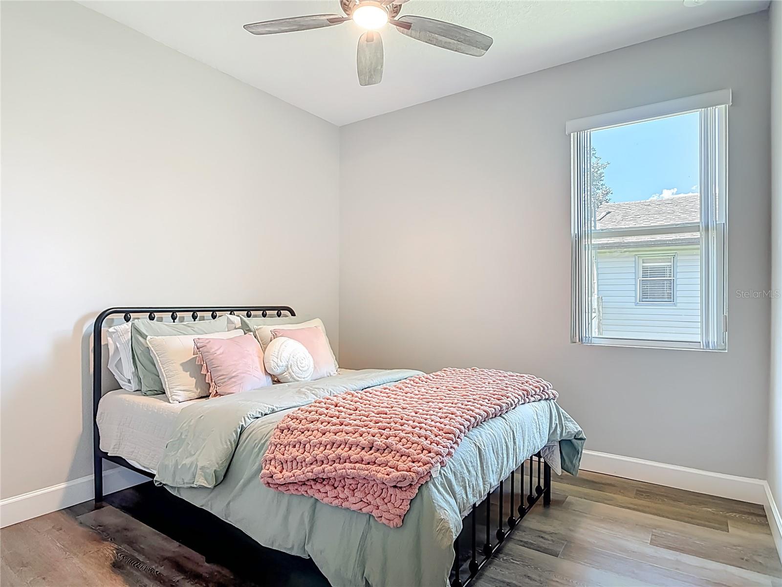 Image 22 of 44 For 1203 9th Street