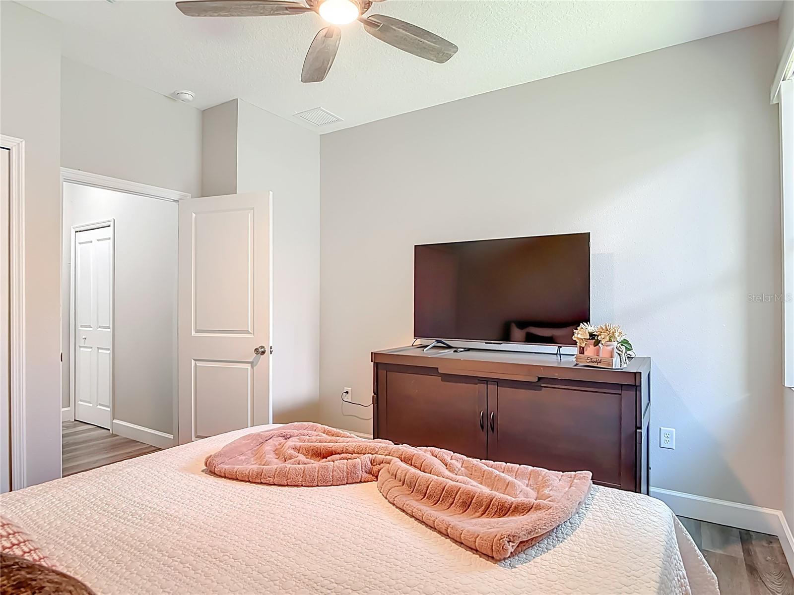 Image 24 of 44 For 1203 9th Street