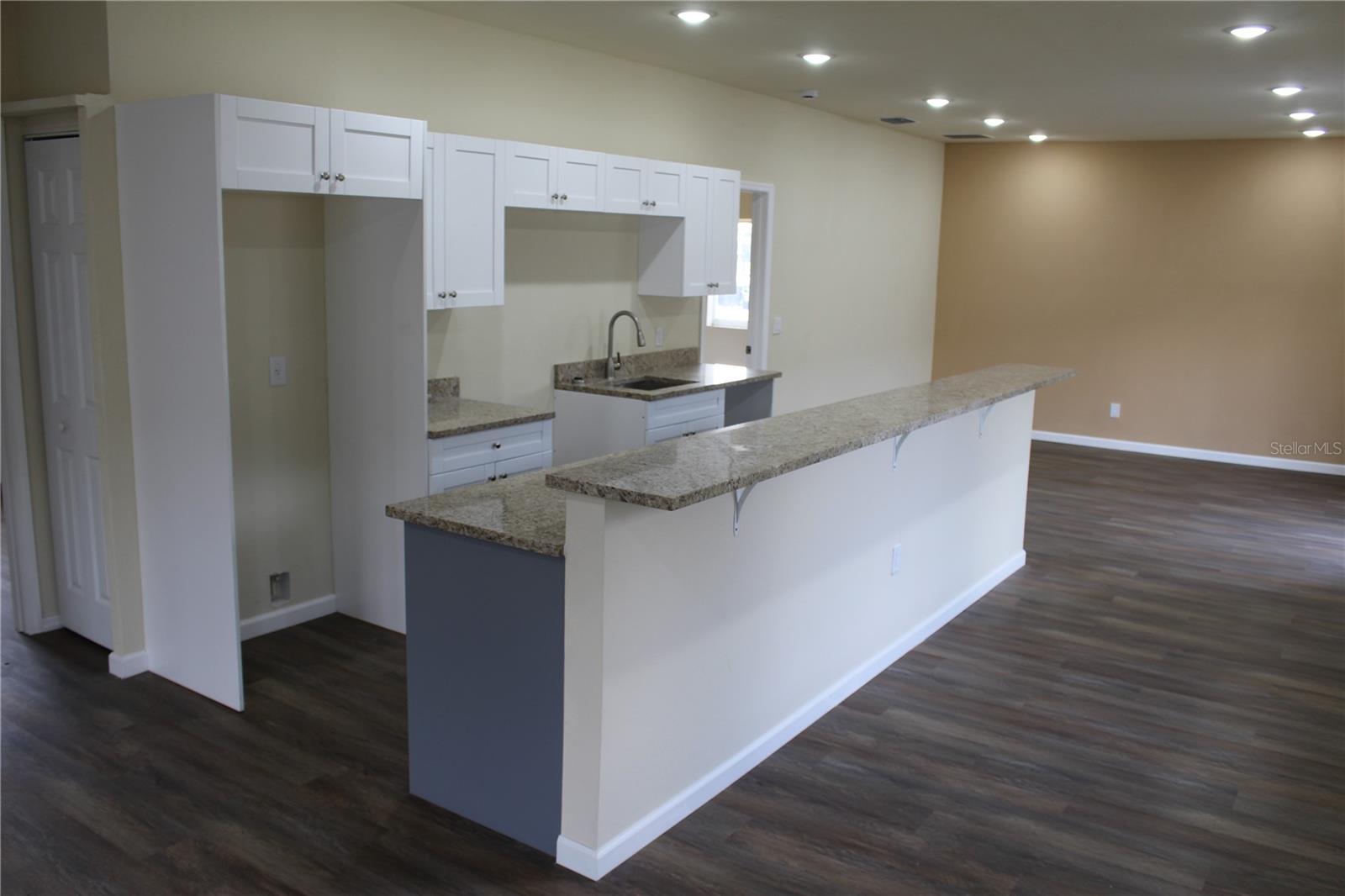 Listing photo id 4 for 316 6th Street