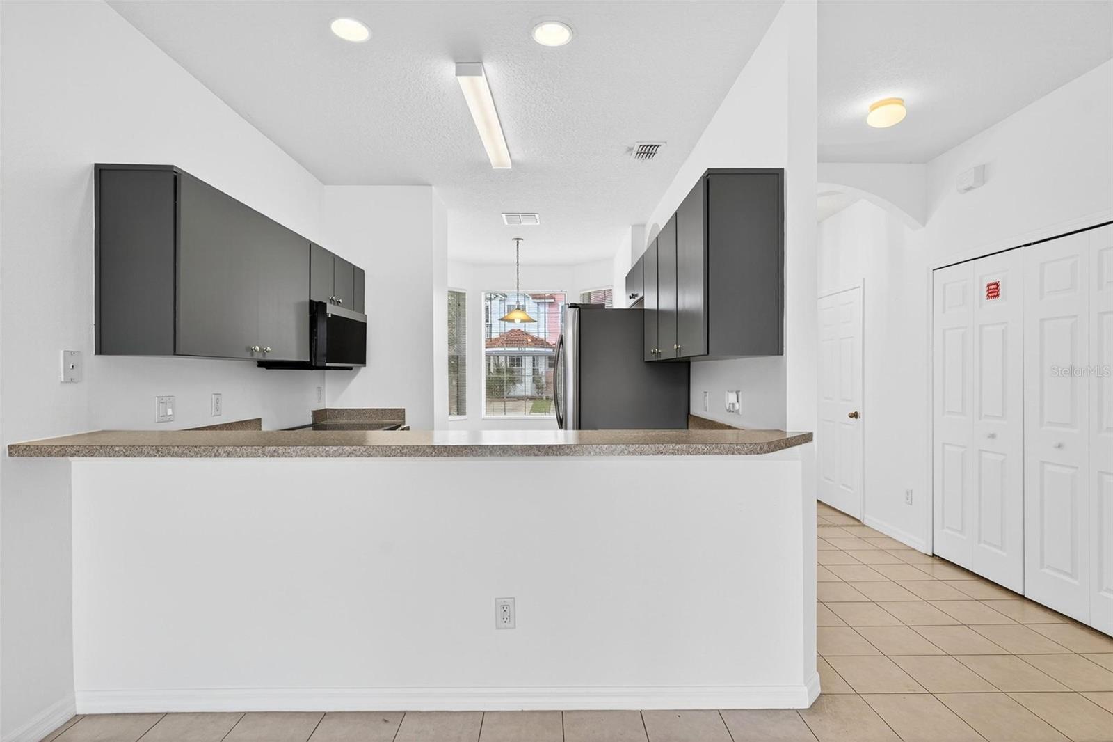 Image 13 of 68 For 4712 Hemingway House Street