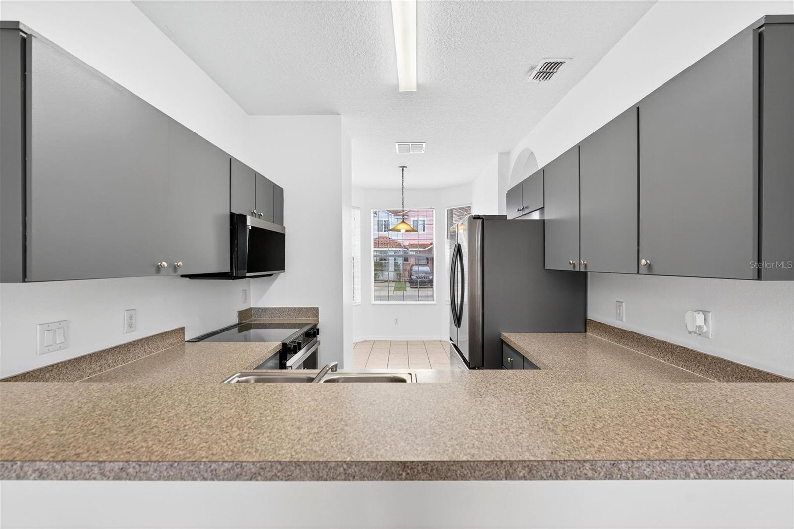 Image 17 of 68 For 4712 Hemingway House Street