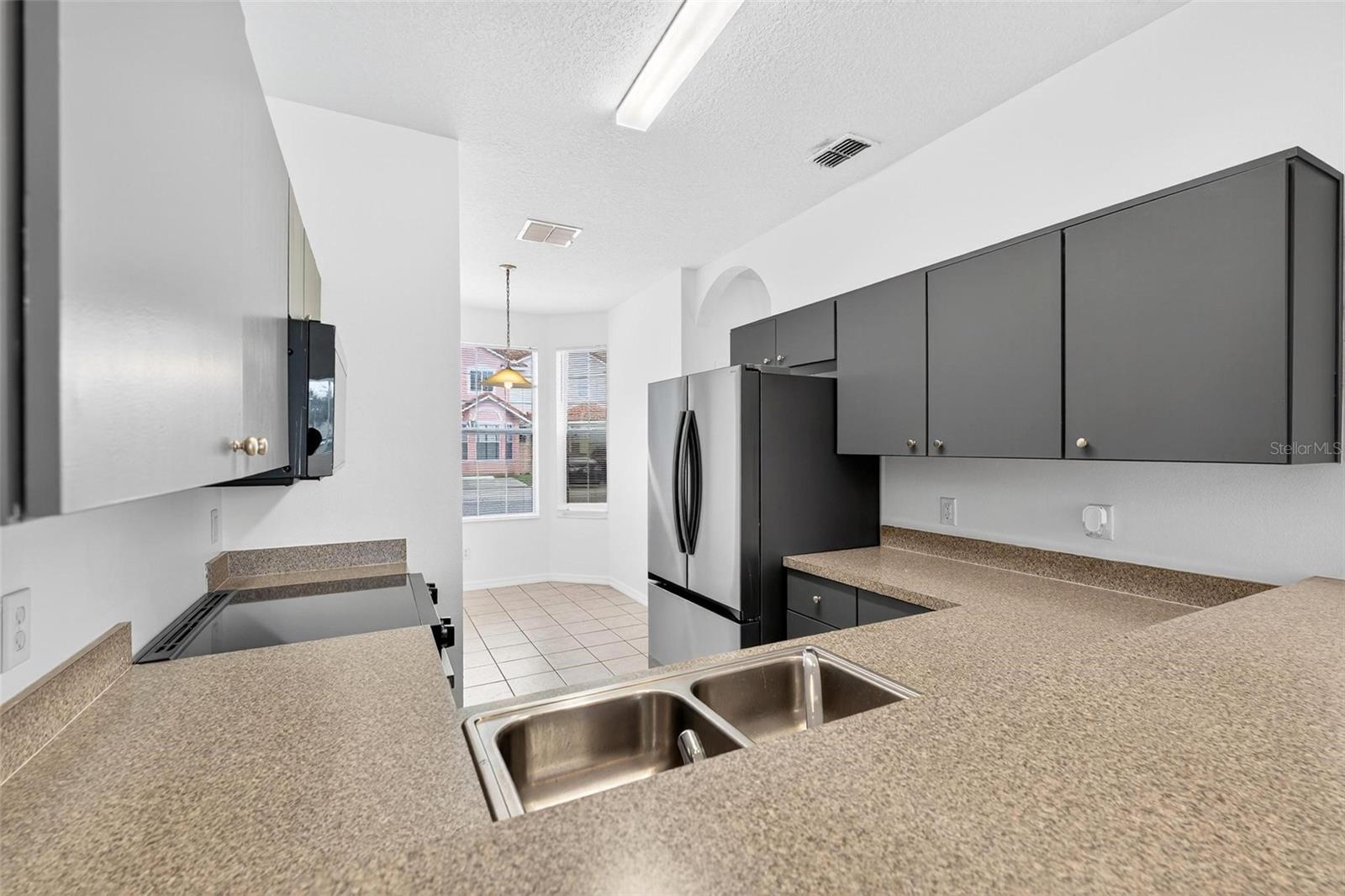 Image 18 of 68 For 4712 Hemingway House Street