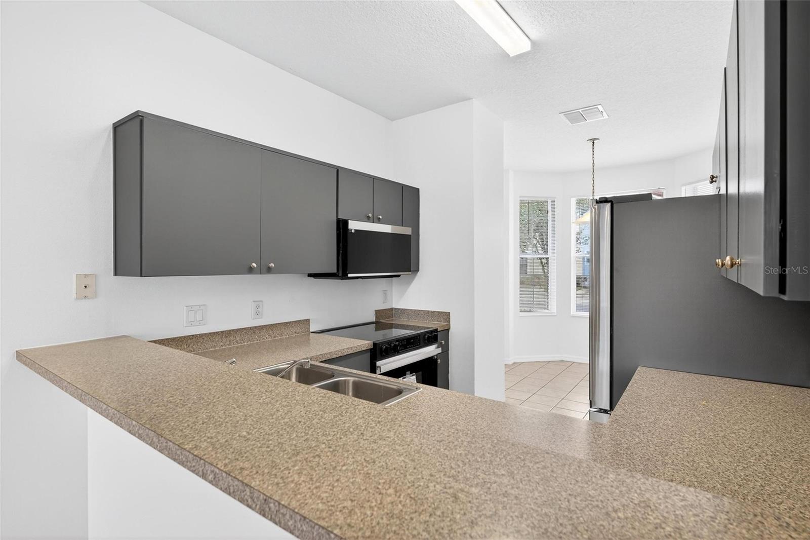 Image 19 of 68 For 4712 Hemingway House Street