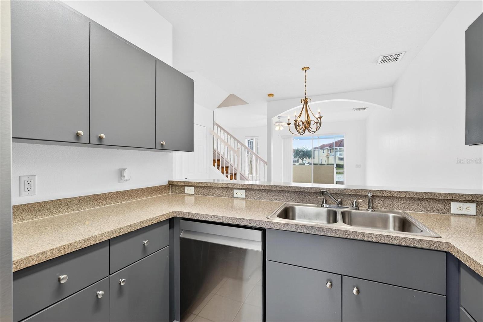 Image 22 of 68 For 4712 Hemingway House Street