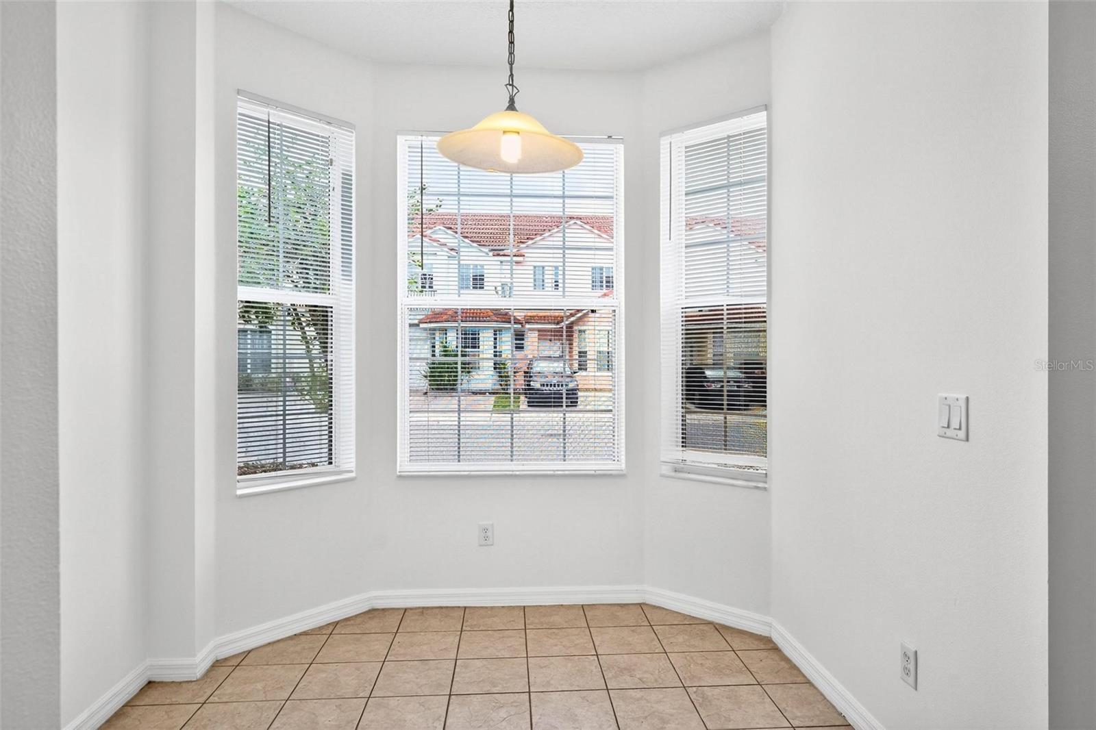 Image 24 of 68 For 4712 Hemingway House Street