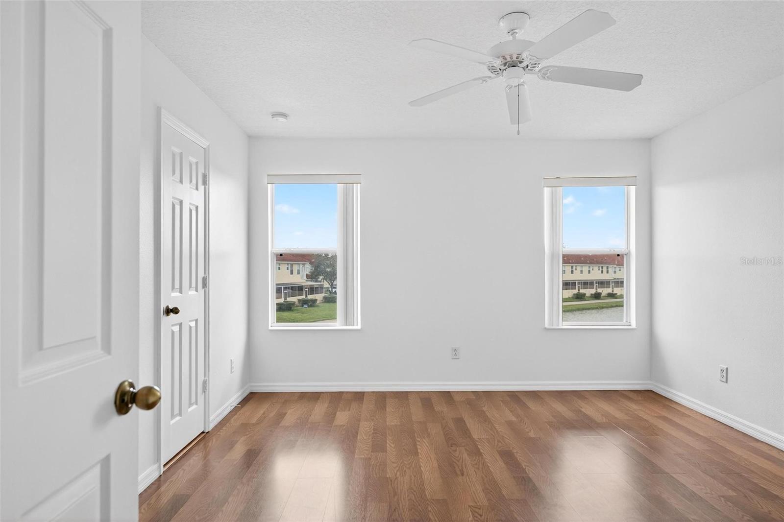 Image 32 of 68 For 4712 Hemingway House Street