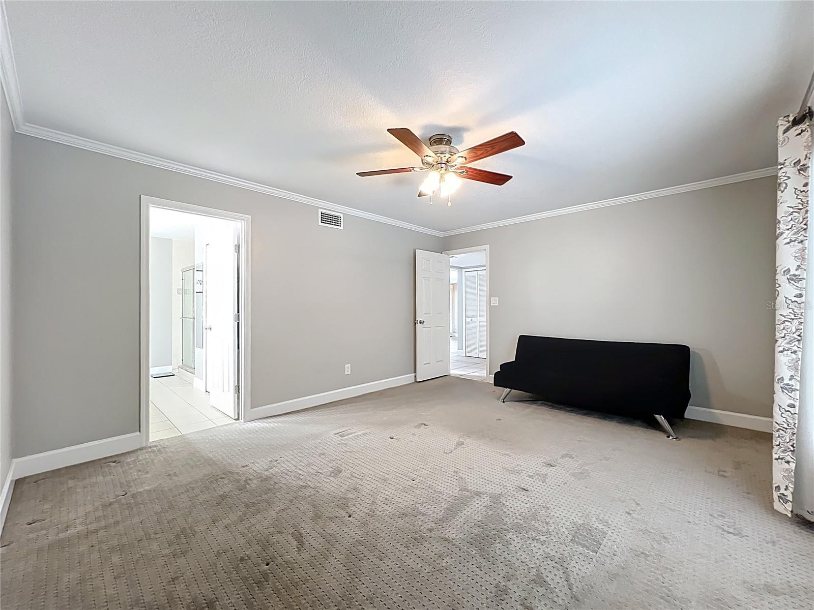 Image 29 of 69 For 1154 Deer Lake Circle