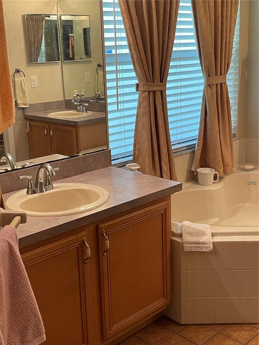 Image 24 of 36 For 519 Tree Shore Drive