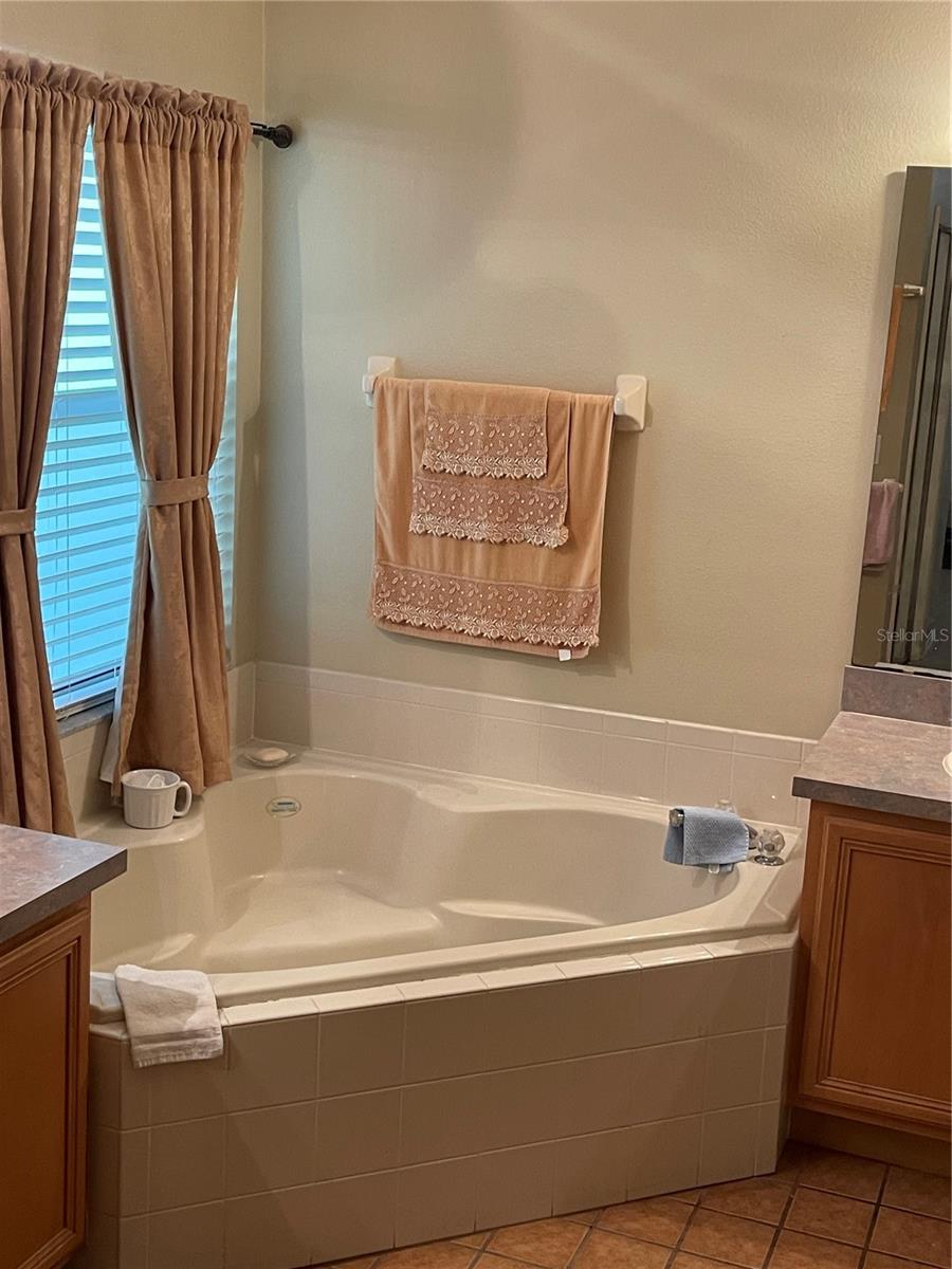 Image 25 of 36 For 519 Tree Shore Drive