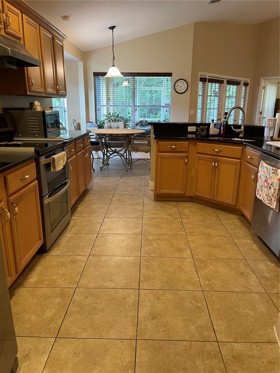 Image 8 of 36 For 519 Tree Shore Drive