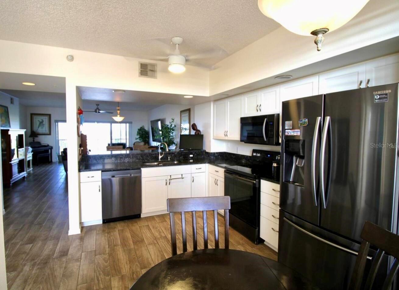 Image 10 of 11 For 6425 Shoreline Drive 10503