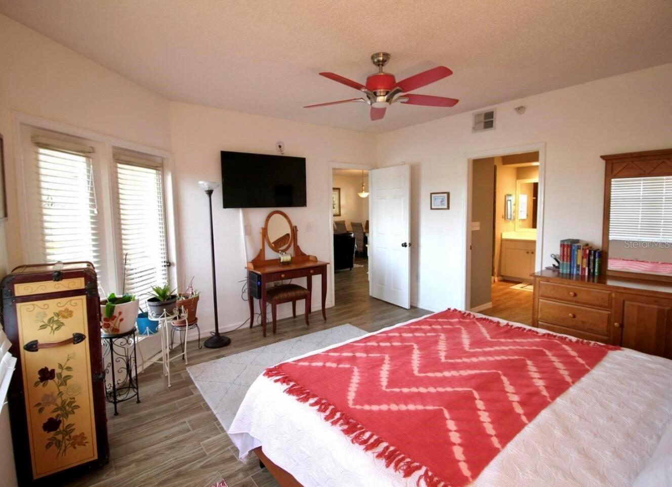 Image 6 of 11 For 6425 Shoreline Drive 10503