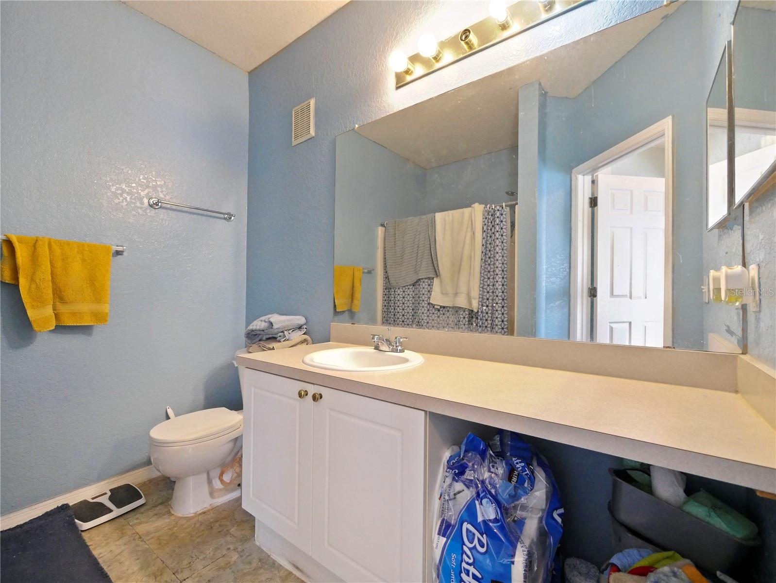 Image 13 of 18 For 841 Grand Regency Point 205