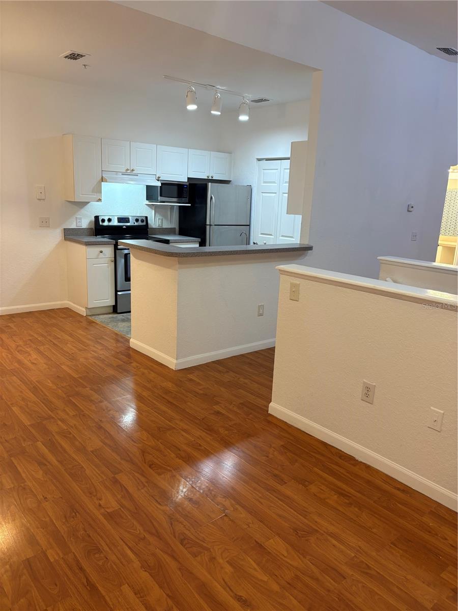 Image 4 of 18 For 841 Grand Regency Point 205