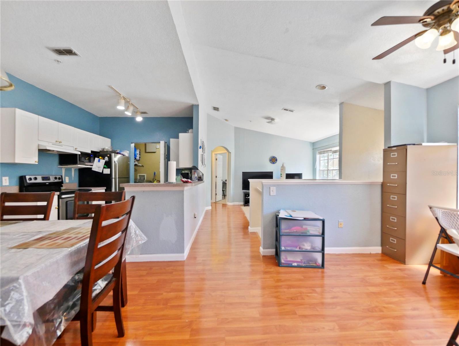 Image 7 of 18 For 841 Grand Regency Point 205