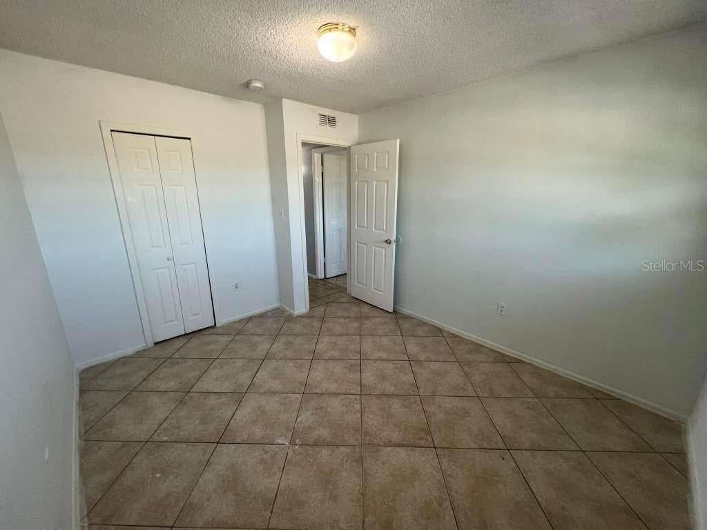 Image 8 of 17 For 851 Sky Lake Circle D