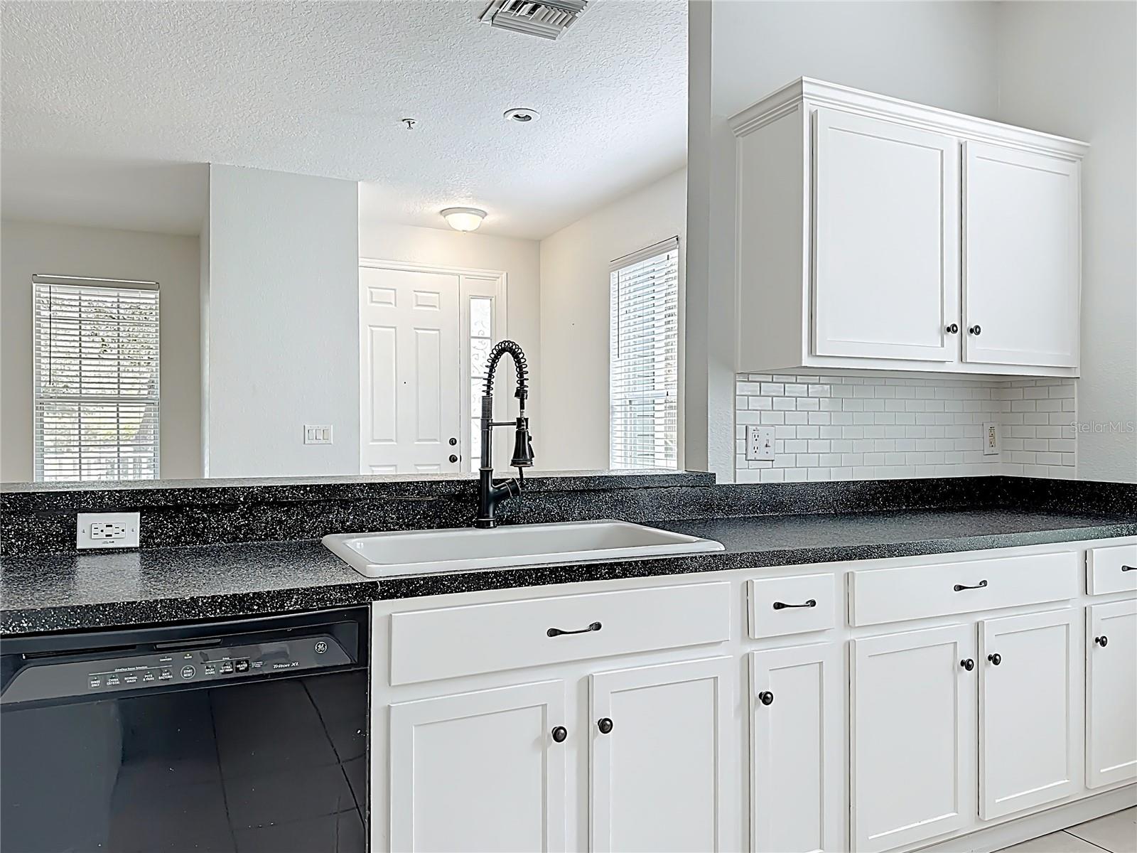 Image 18 of 55 For 10338 Lake District Lane S