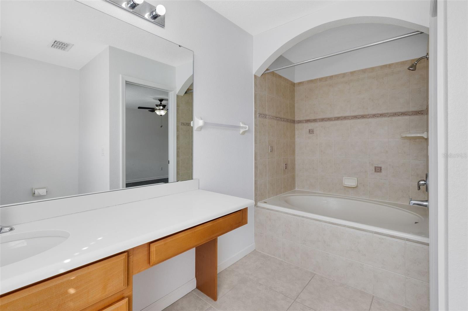 Image 14 of 45 For 4004 Garden Oak Court