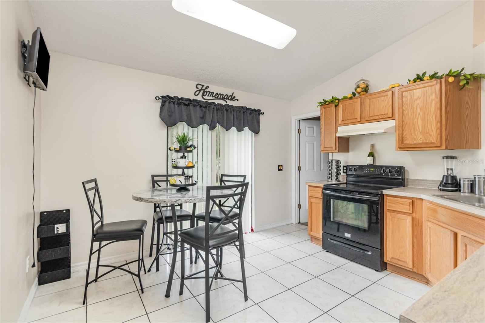 Image 10 of 30 For 633 High Street