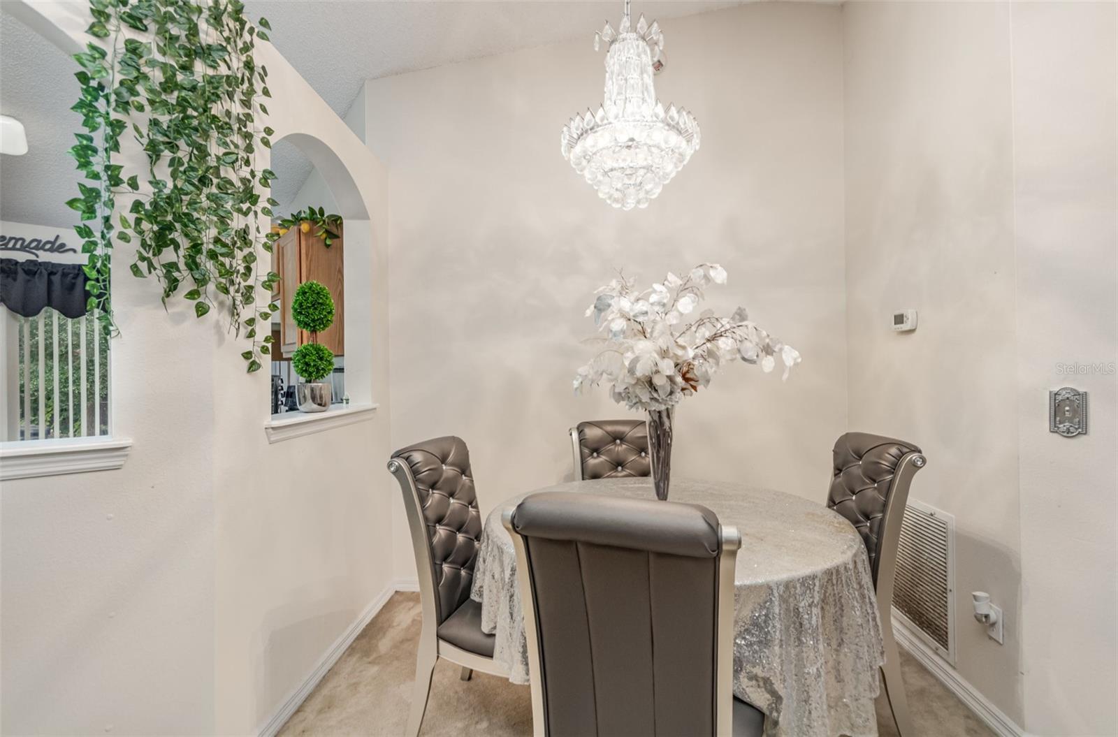 Image 8 of 30 For 633 High Street