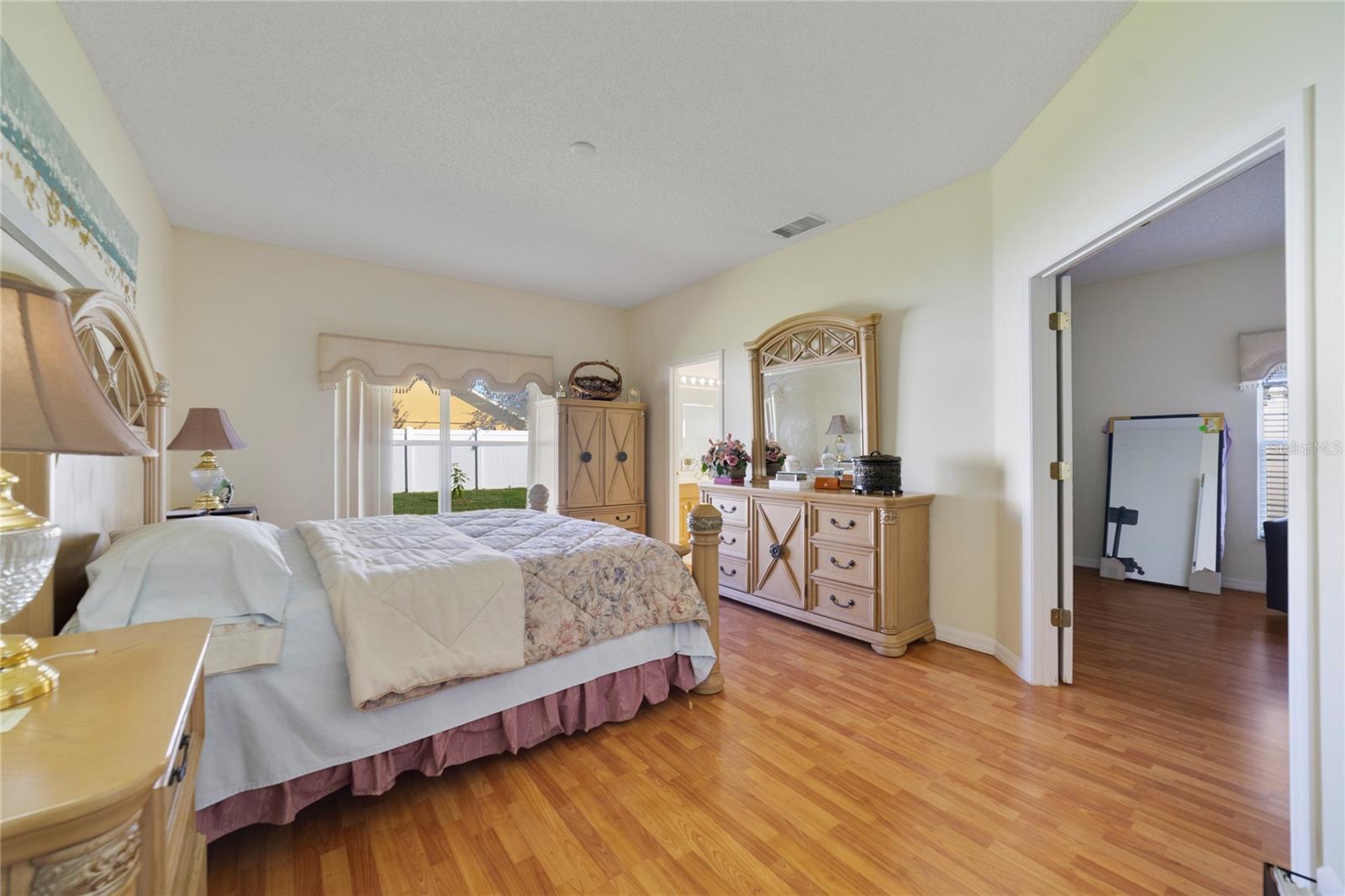 Image 19 of 31 For 8376 Port Lancashire Drive