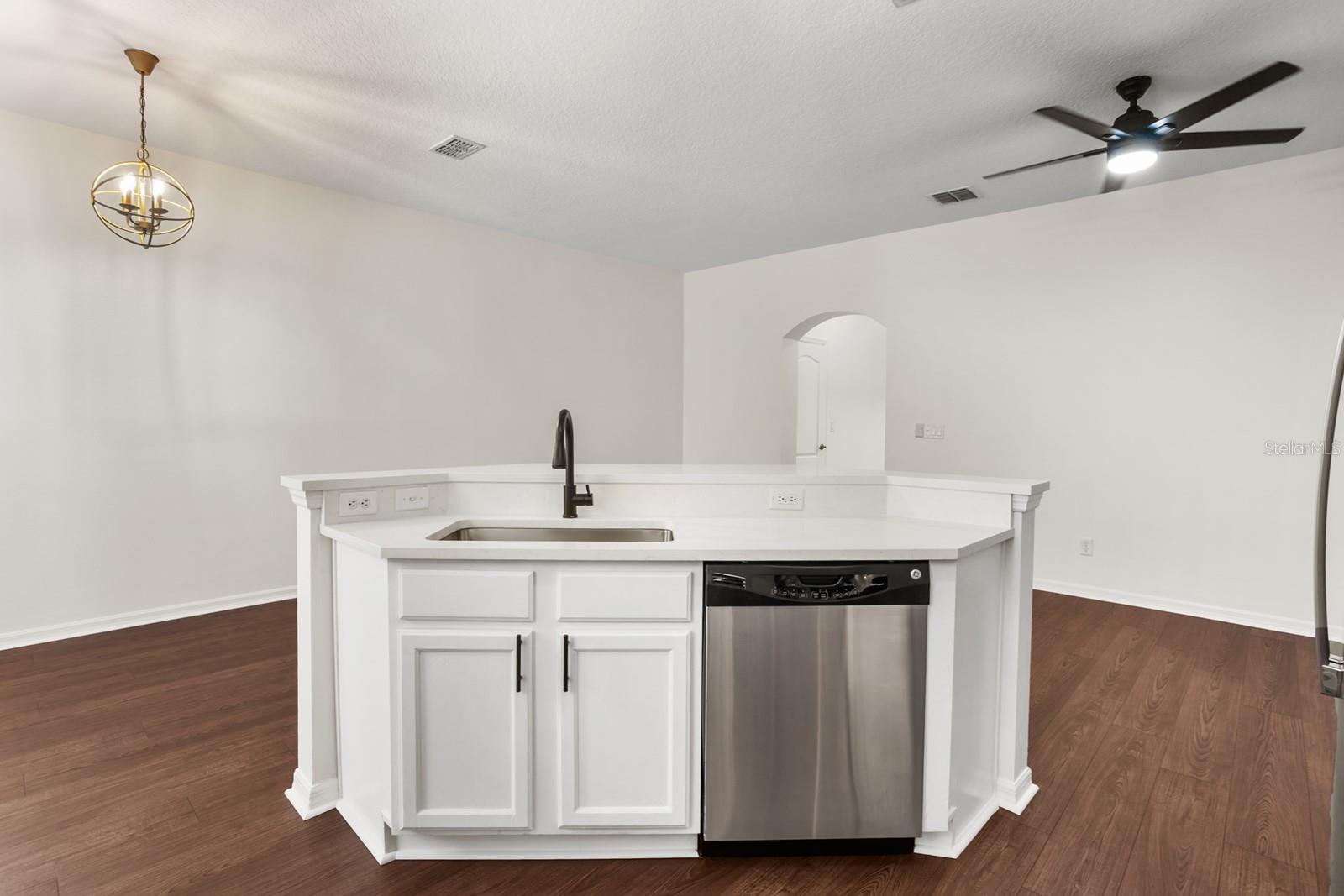 Image 8 of 58 For 14230 Avenue Of The Groves