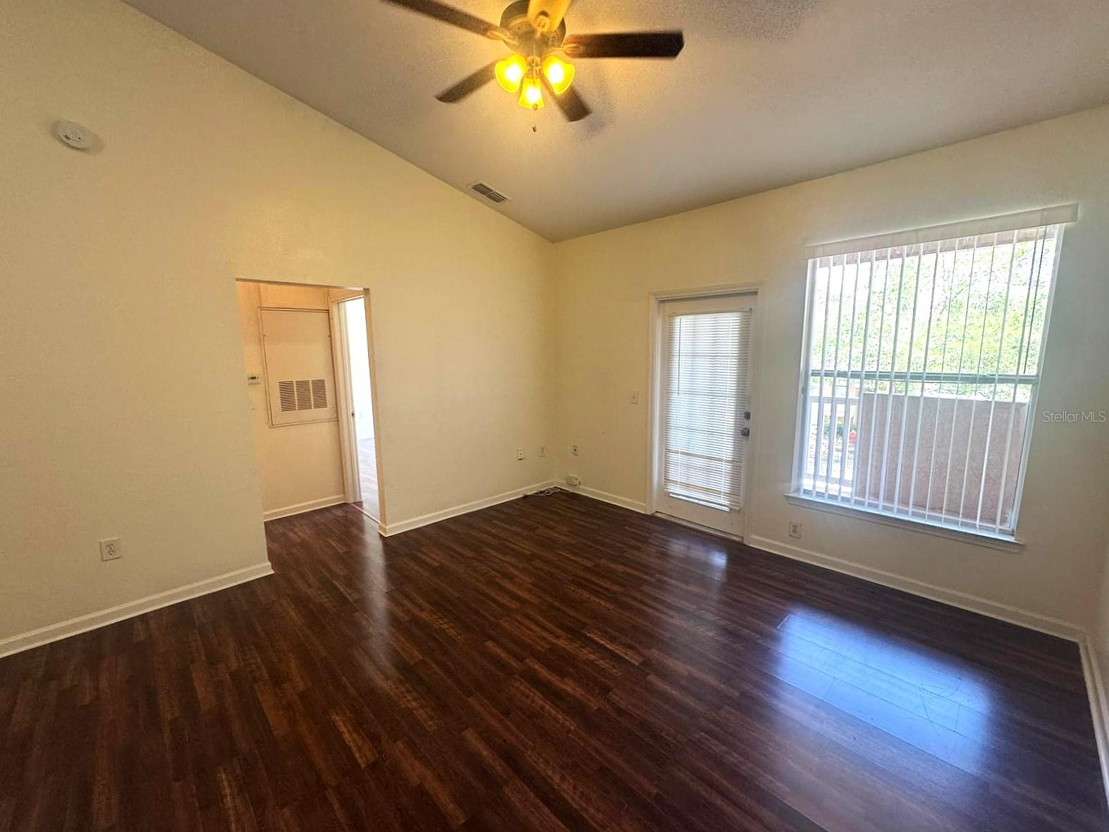 Image 5 of 19 For 17952 Villa Creek Drive 17952