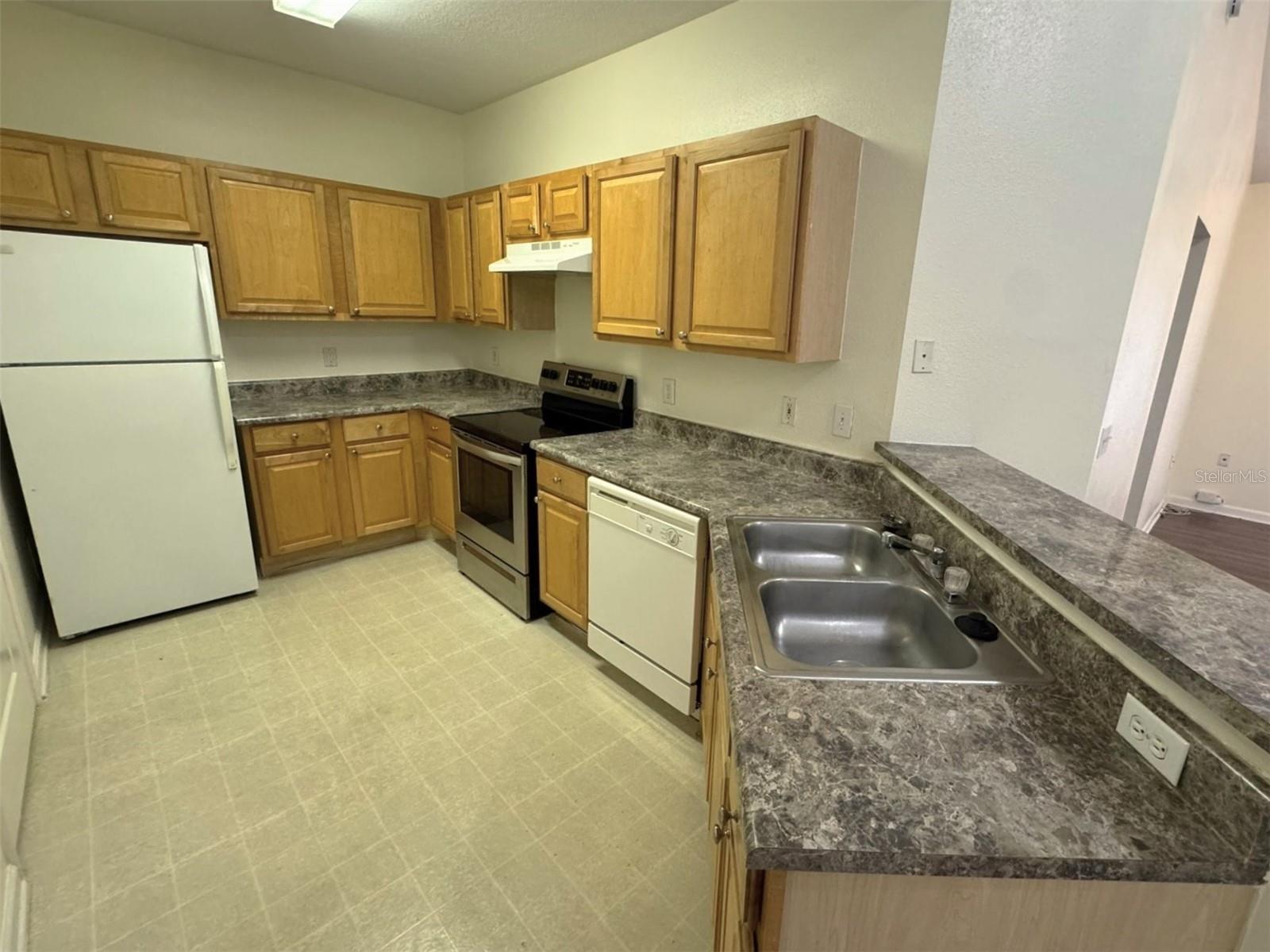 Image 7 of 19 For 17952 Villa Creek Drive 17952