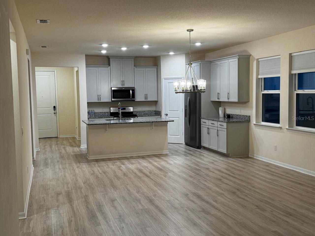 Image 10 of 22 For 668 Big Pine Avenue