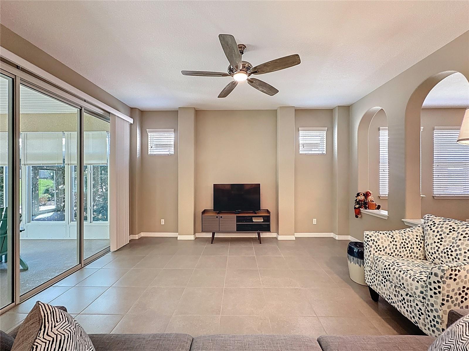 Image 10 of 60 For 251 Silver Maple Road