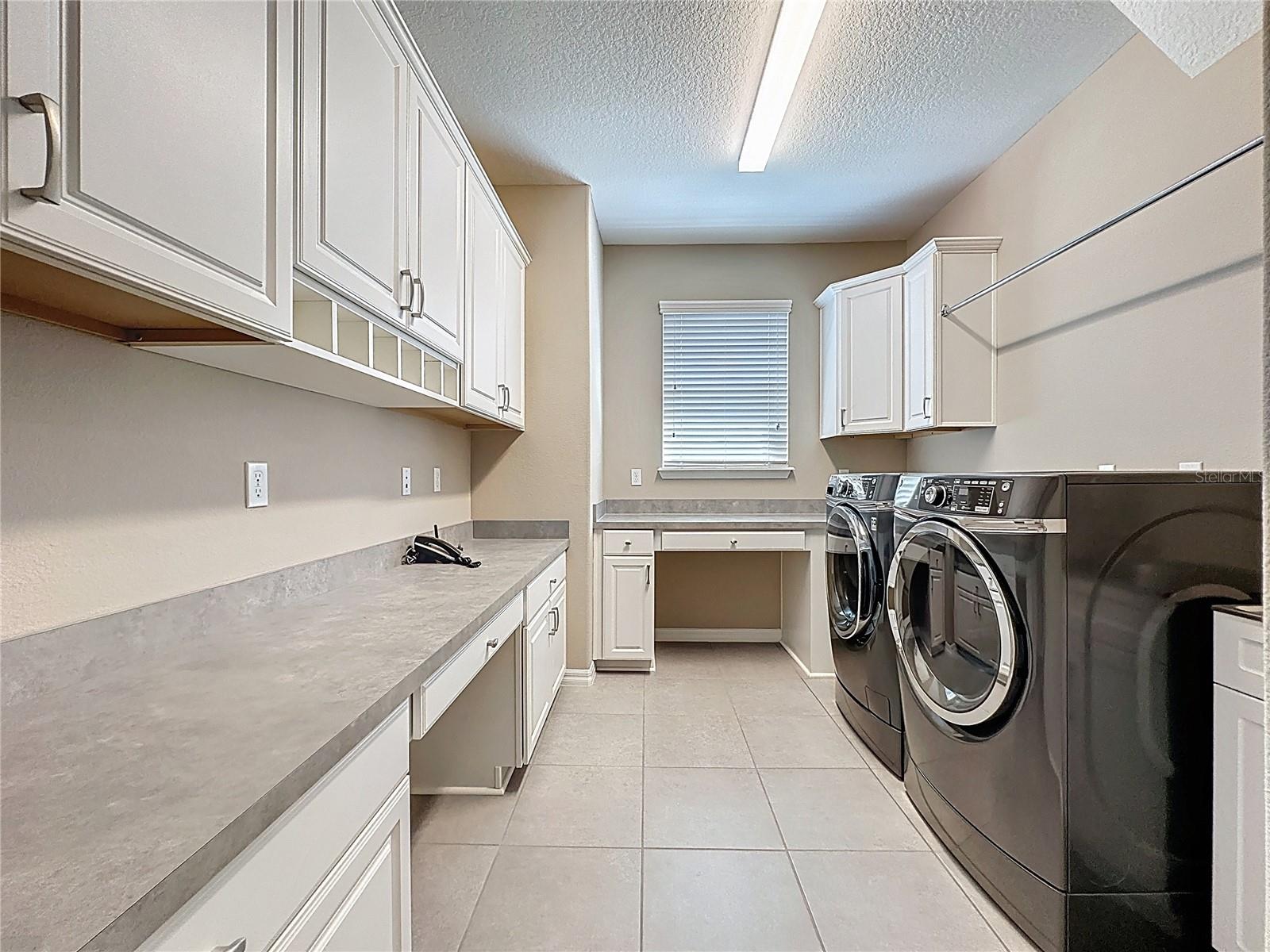Image 36 of 60 For 251 Silver Maple Road